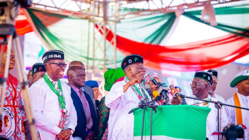 Atiku In Calabar 1424x802 1 1024x577